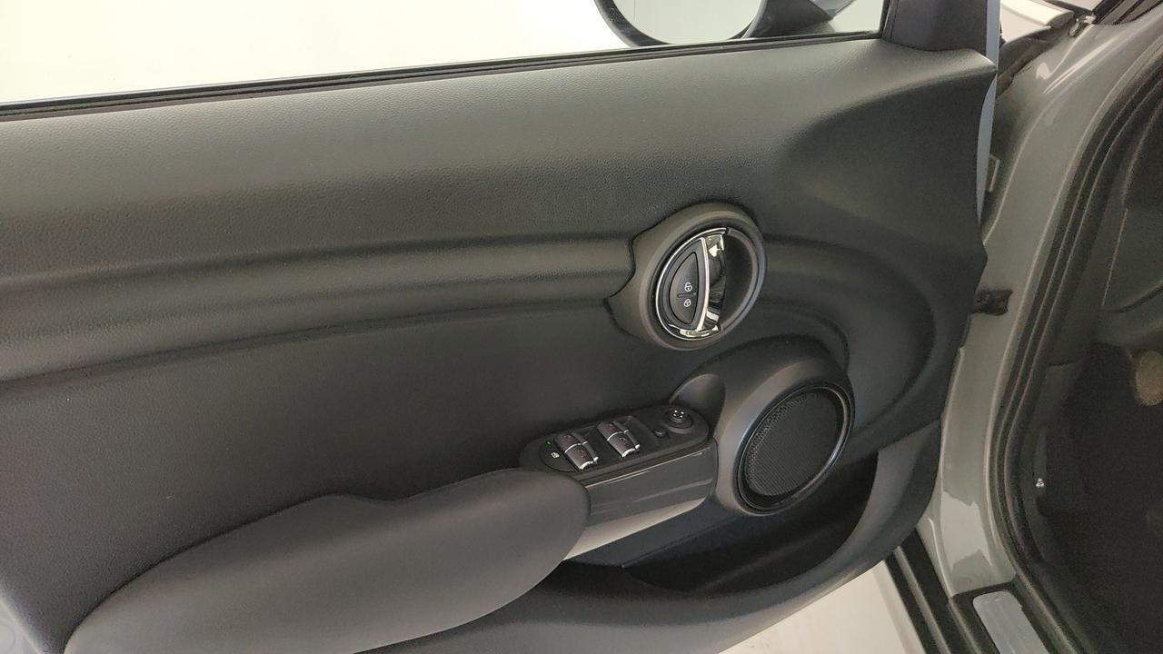 MINI Mini IV F55 2021 5p - Mini 5p 1.5 One Essential 75cv