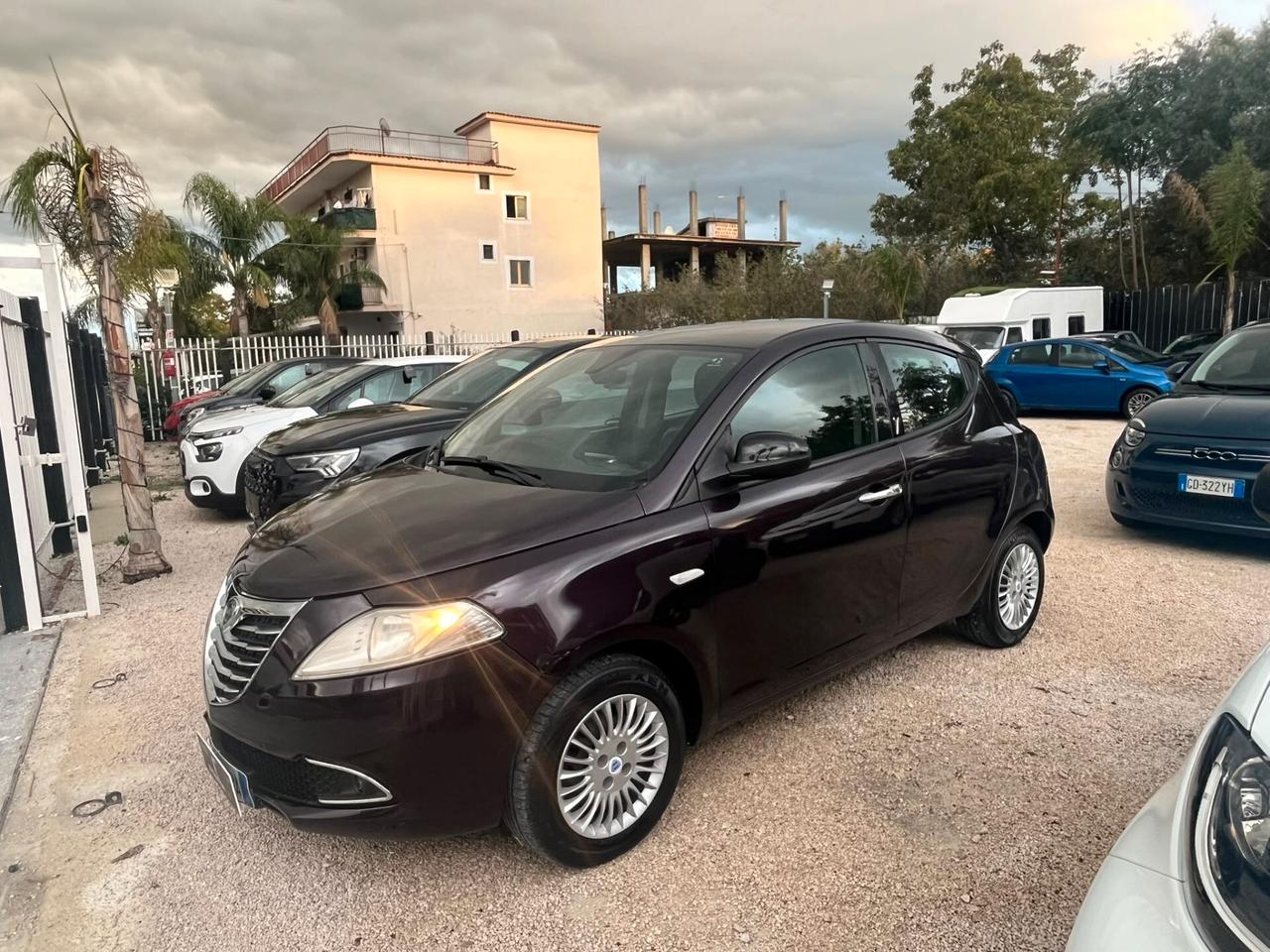Lancia Ypsilon 1.2 69 CV 5 porte S&S Silver 2014