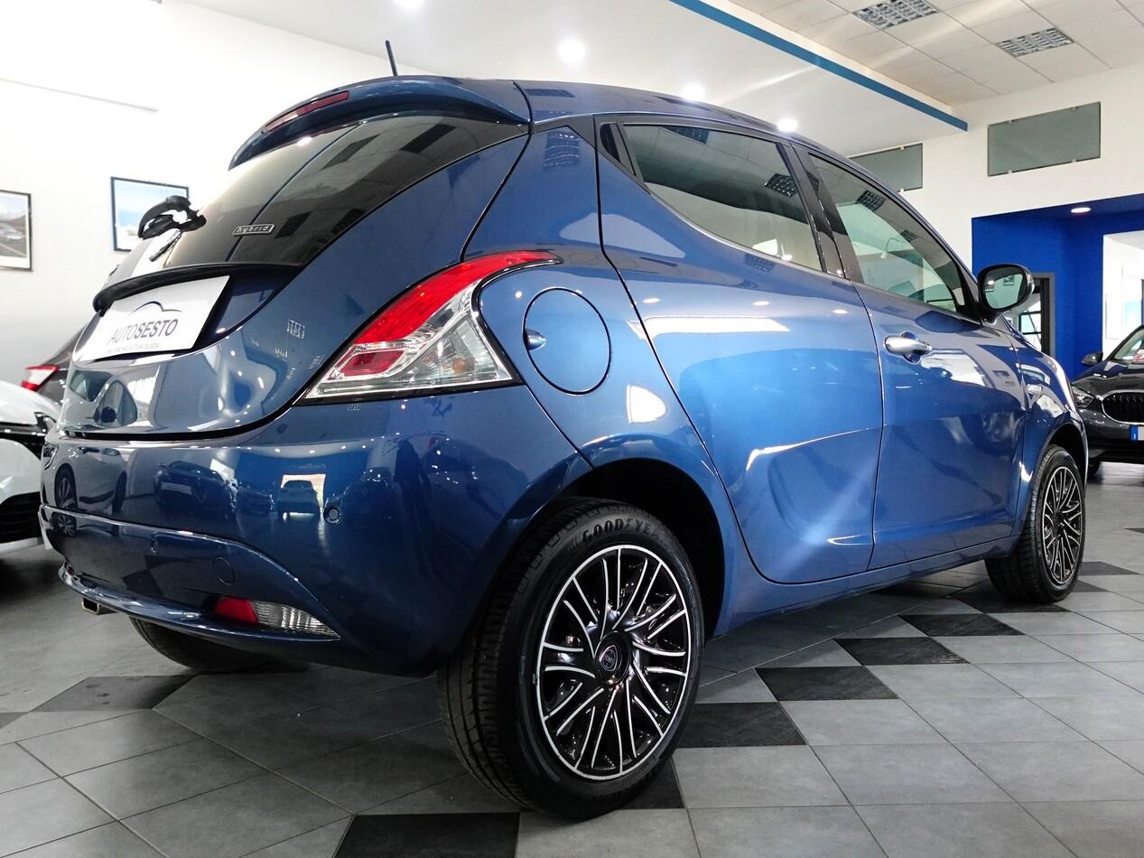 Lancia Ypsilon III 1.0 FIREFLY HYBRID 70 CV GOLD