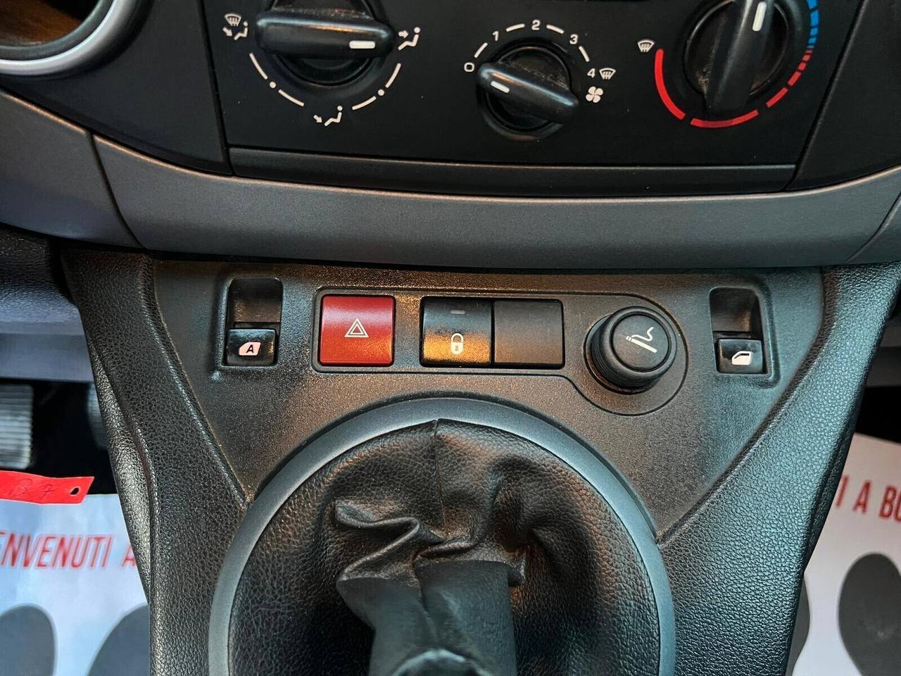 Peugeot Partner Tepee 1.6 HDi 115CV Active