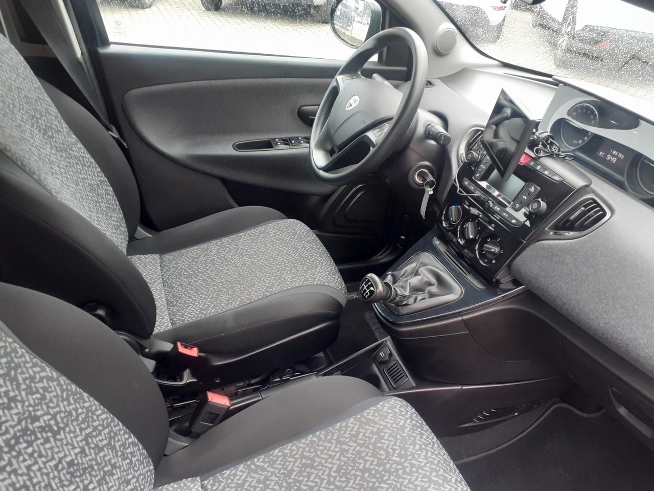 Lancia Ypsilon 1.0 FireFly 5 porte S&S Hybrid Ecochic Gold