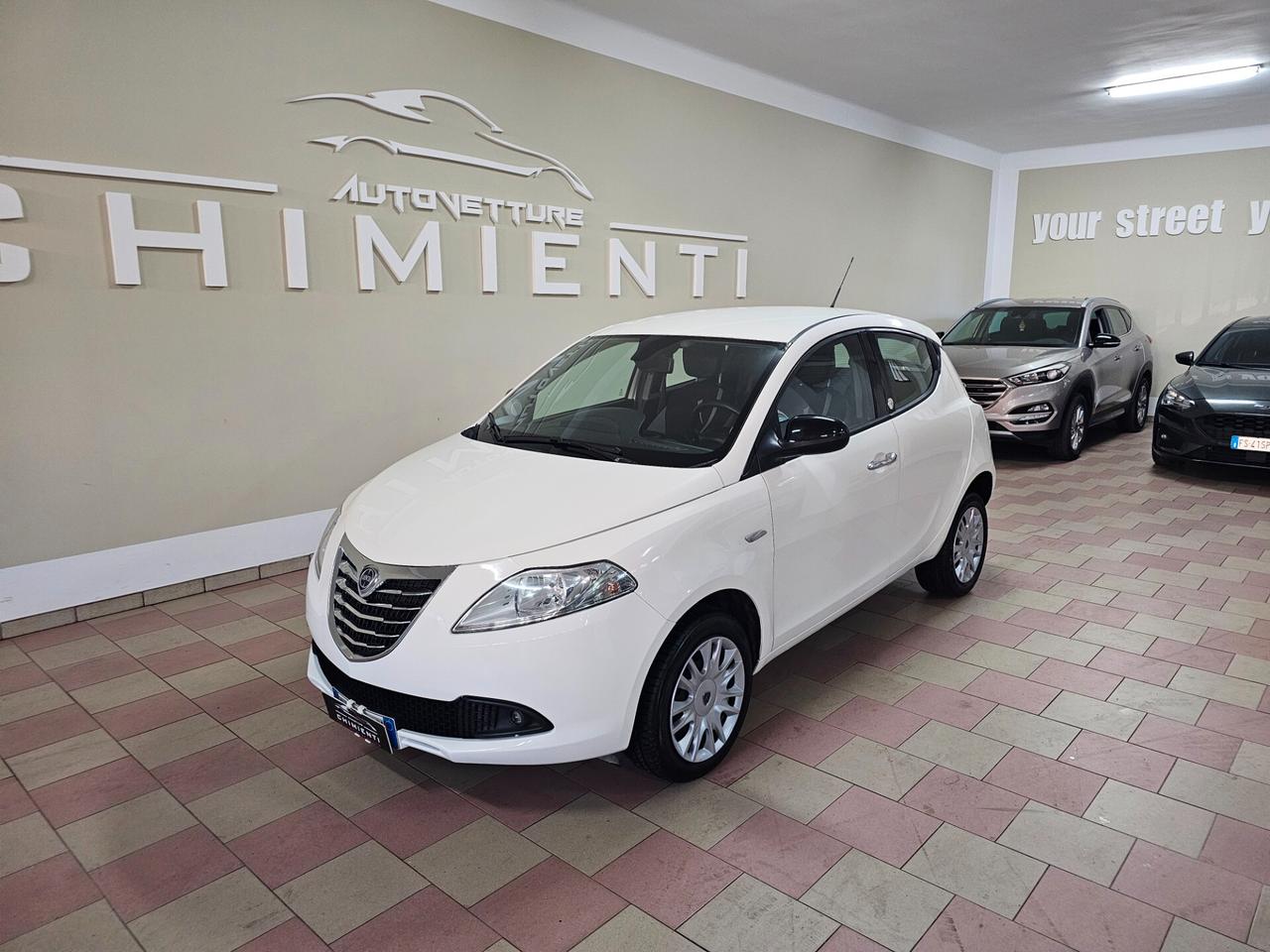 Lancia Ypsilon 0.9 TwinAir 85 CV 5 porte Metano Ecochic Gold
