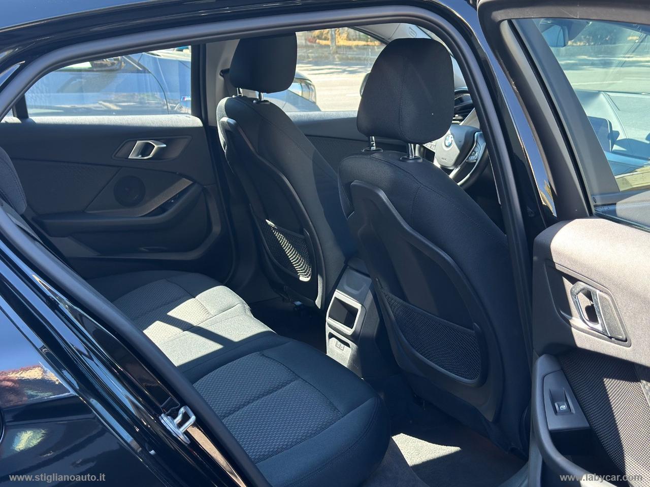 BMW 116d 5p. Business Advantage FARI CAR PLAY