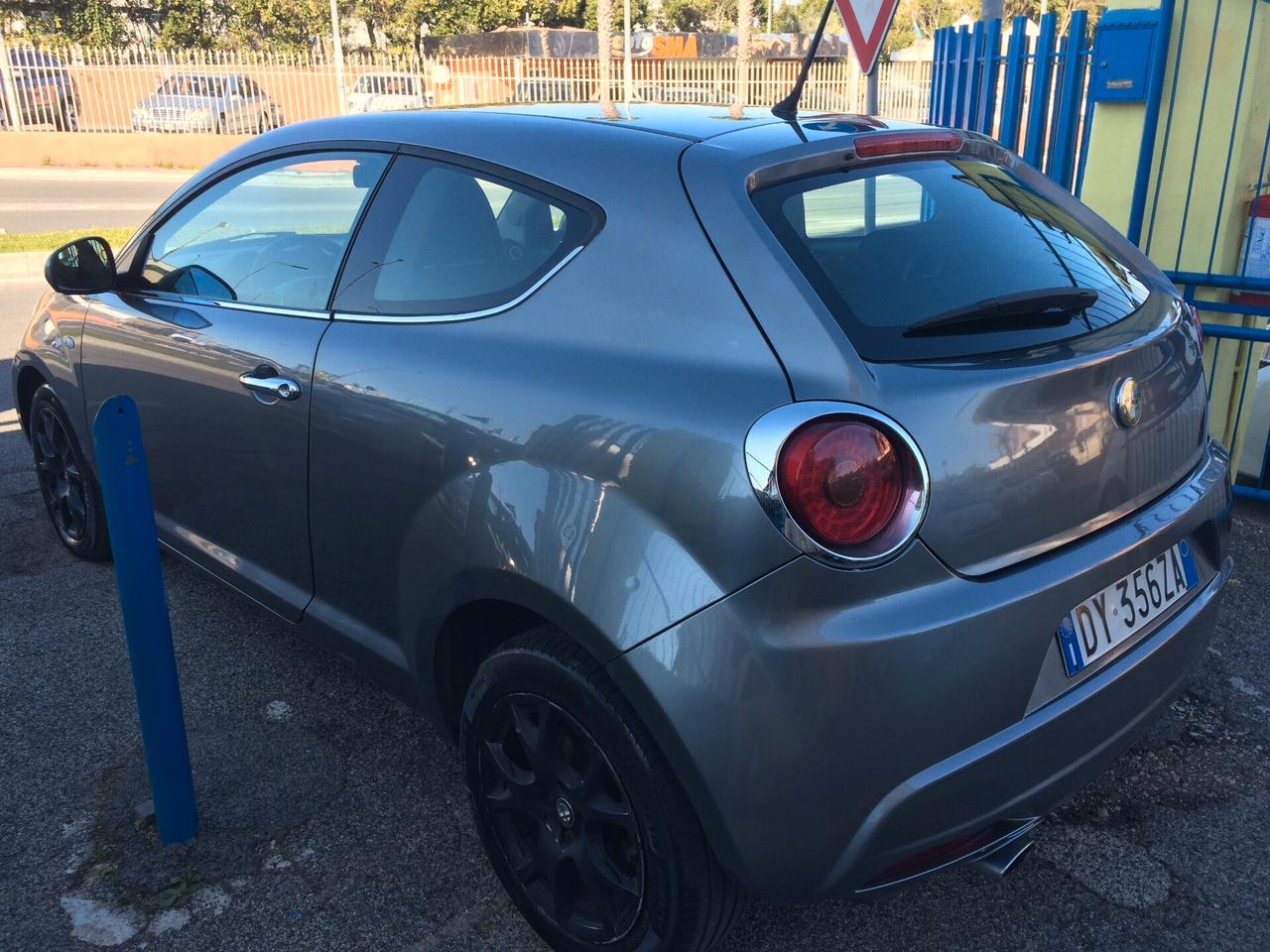 Alfa Romeo MiTo 1.6 JTDm 16V Distinctive Sport Pack tagliandata garanzia per neopatentati!