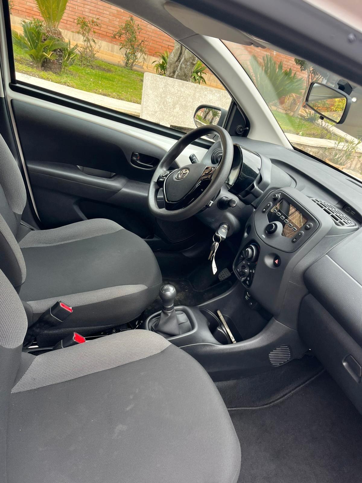 Toyota Aygo X 1.0 VVT-i 72 CV 5 porte Trend S-CVT BICOLORE