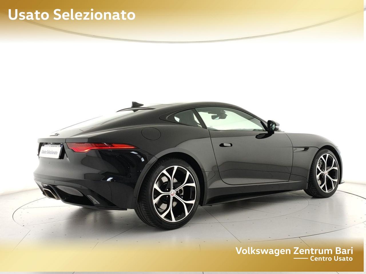 Jaguar F-Type coupe 2.0 i4 r-dynamic rwd 300cv auto