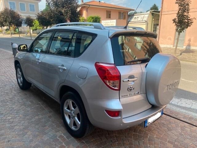 Toyota RAV4 2.0 4X4 Luxury Automatico GPL