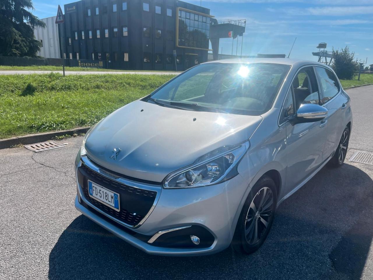 Peugeot 208 BlueHDi 75 5 porte Allure