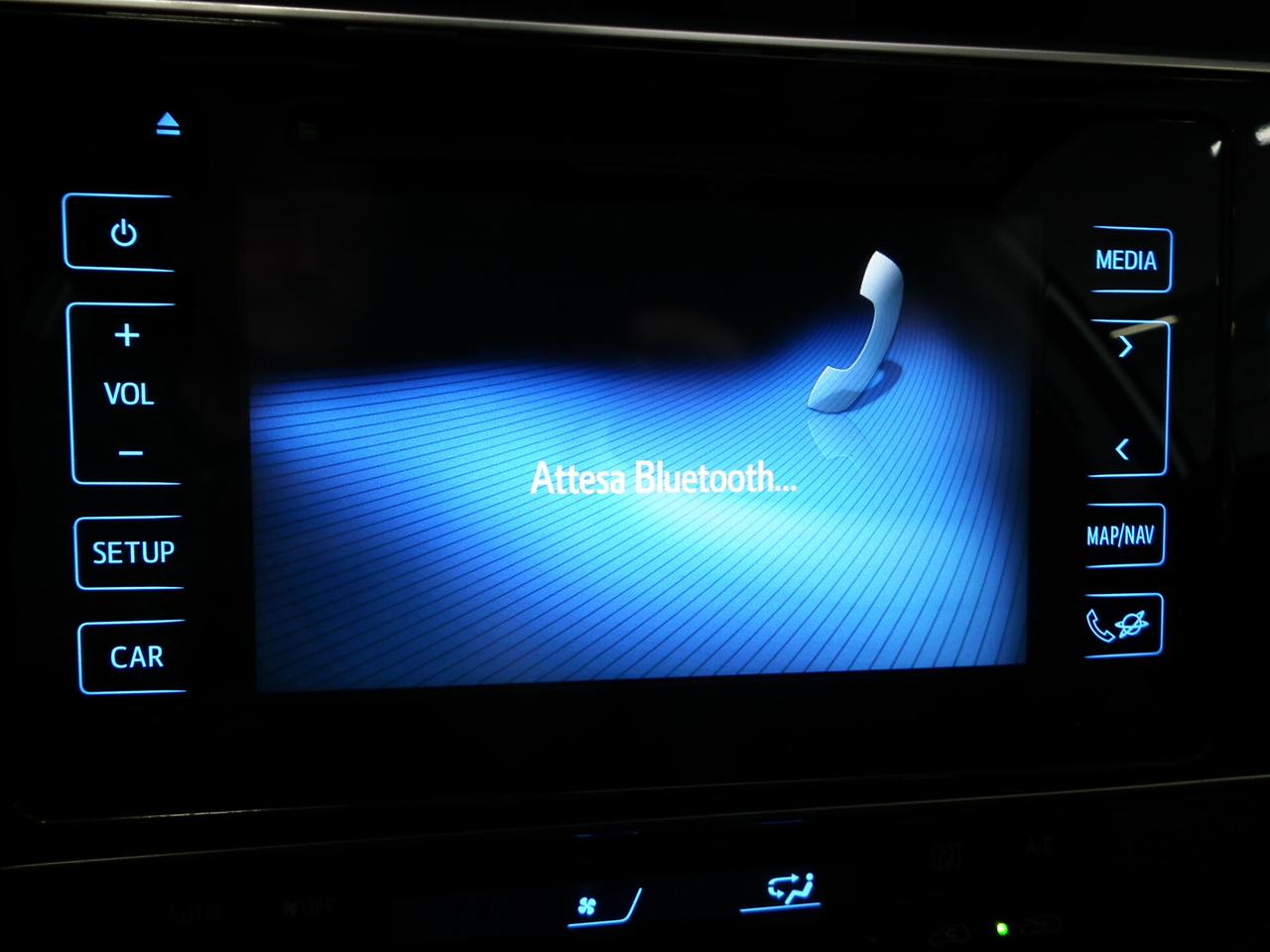 Toyota Auris 1.8 Hybrid KM 64.000 ! UNIPROPRIETARIO ! NAVI TELECAMERA CRUISE TELEFONO !