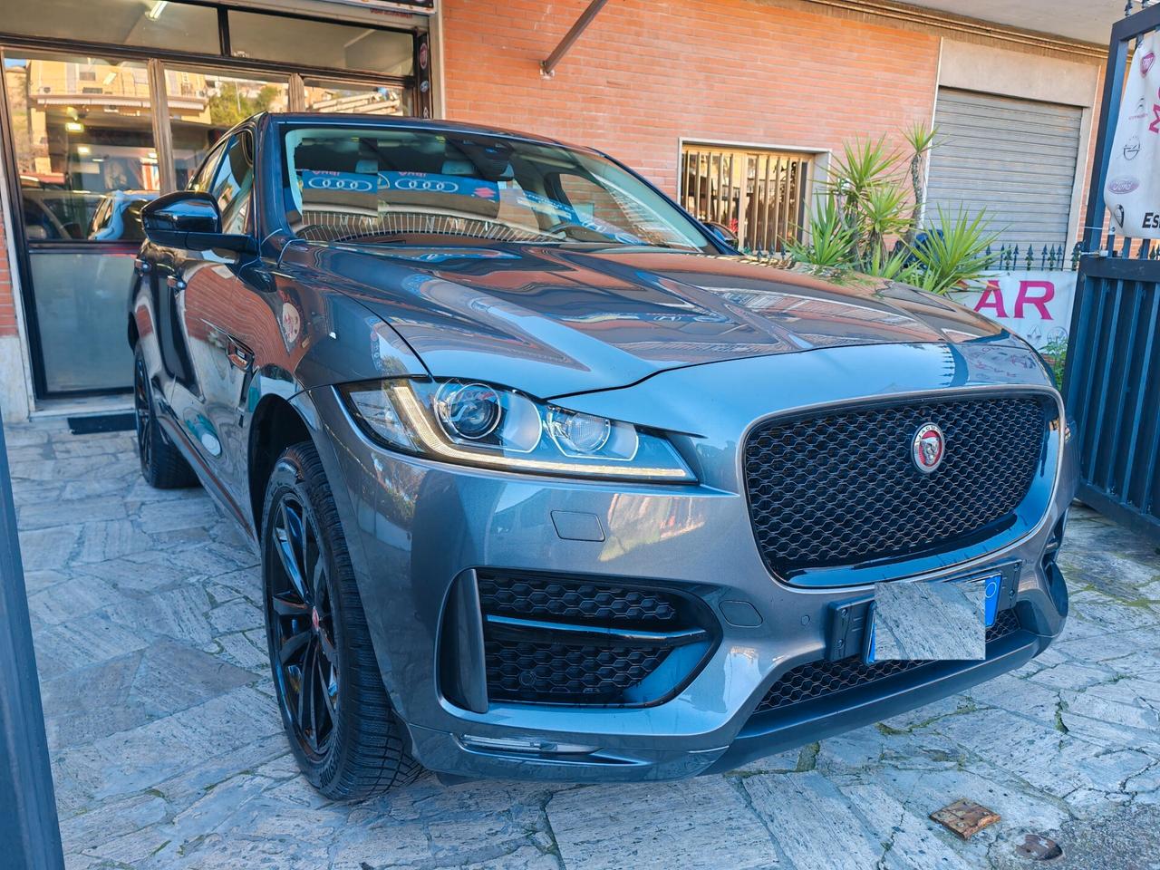 Jaguar F-Pace 2.0 D 180 CV R-Sport