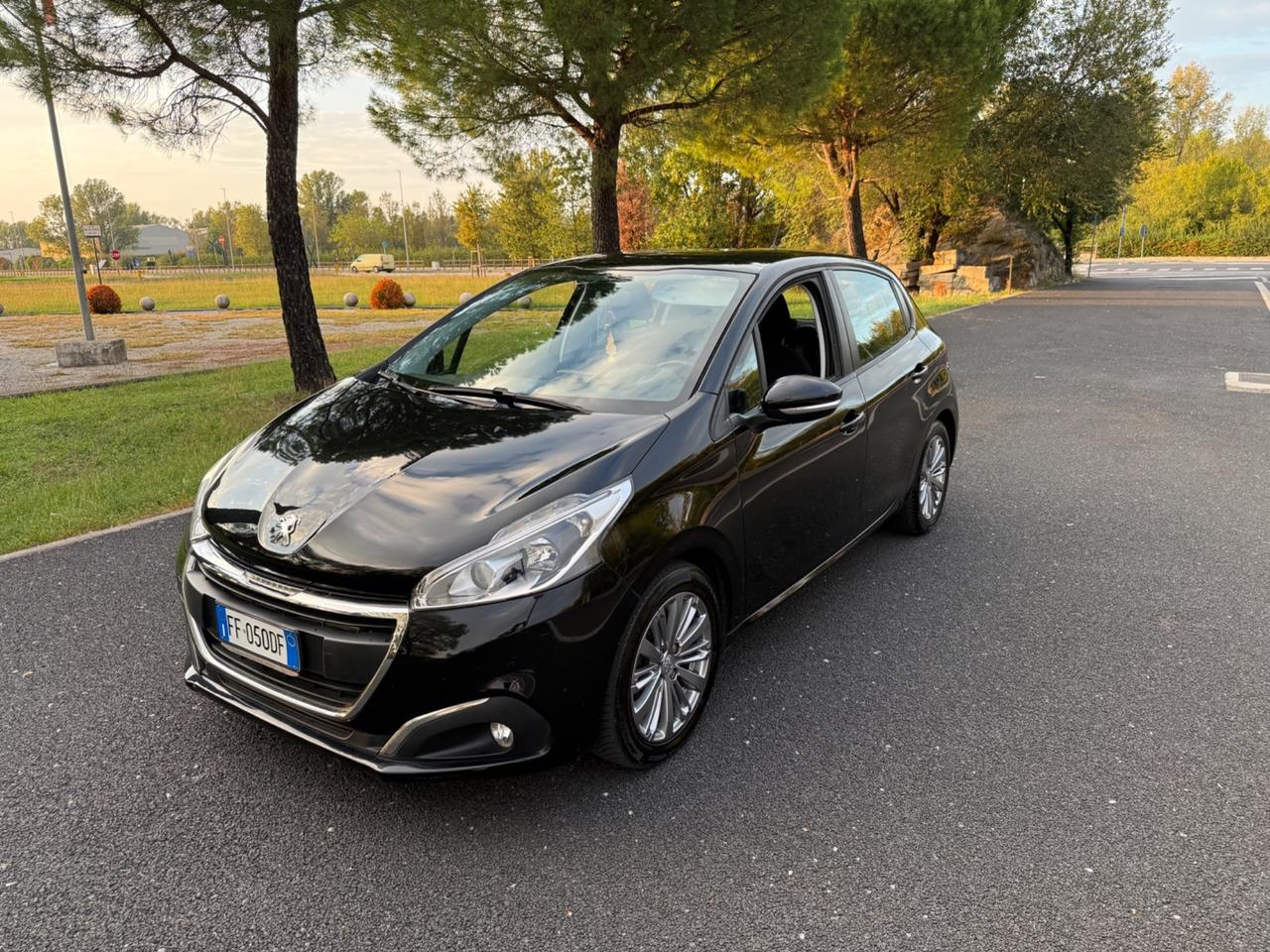 Peugeot 208 PureTech 82 3 porte Allure