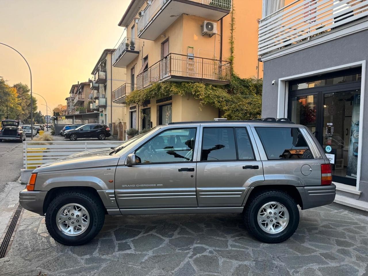 JEEP GRAND CHEROKEE 5.2 (EU) 4WD aut. QUADRA-TRAC LIMITED