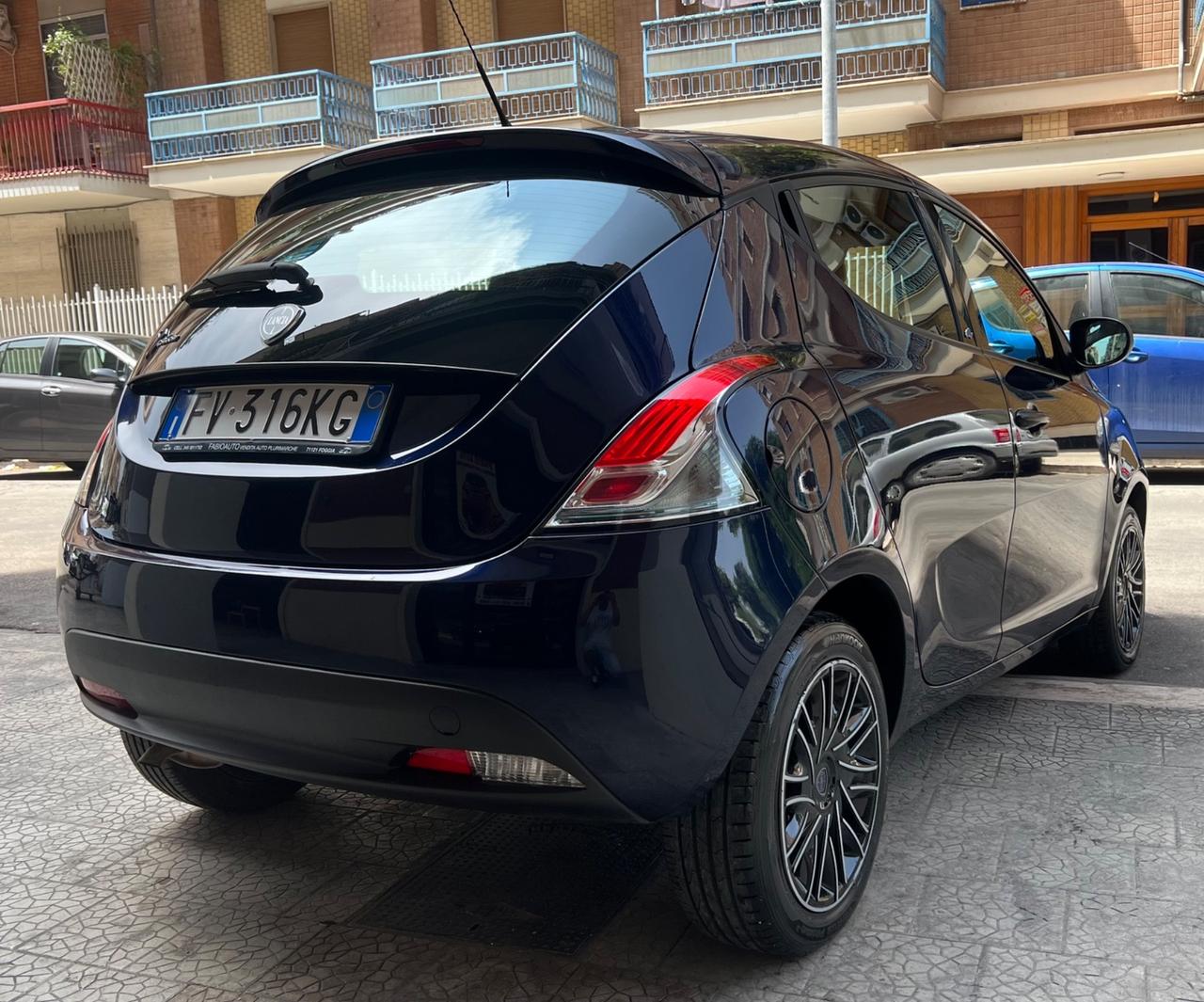 Lancia Ypsilon 1.2 69 CV 5 porte GPL Ecochic Elefantino Blu
