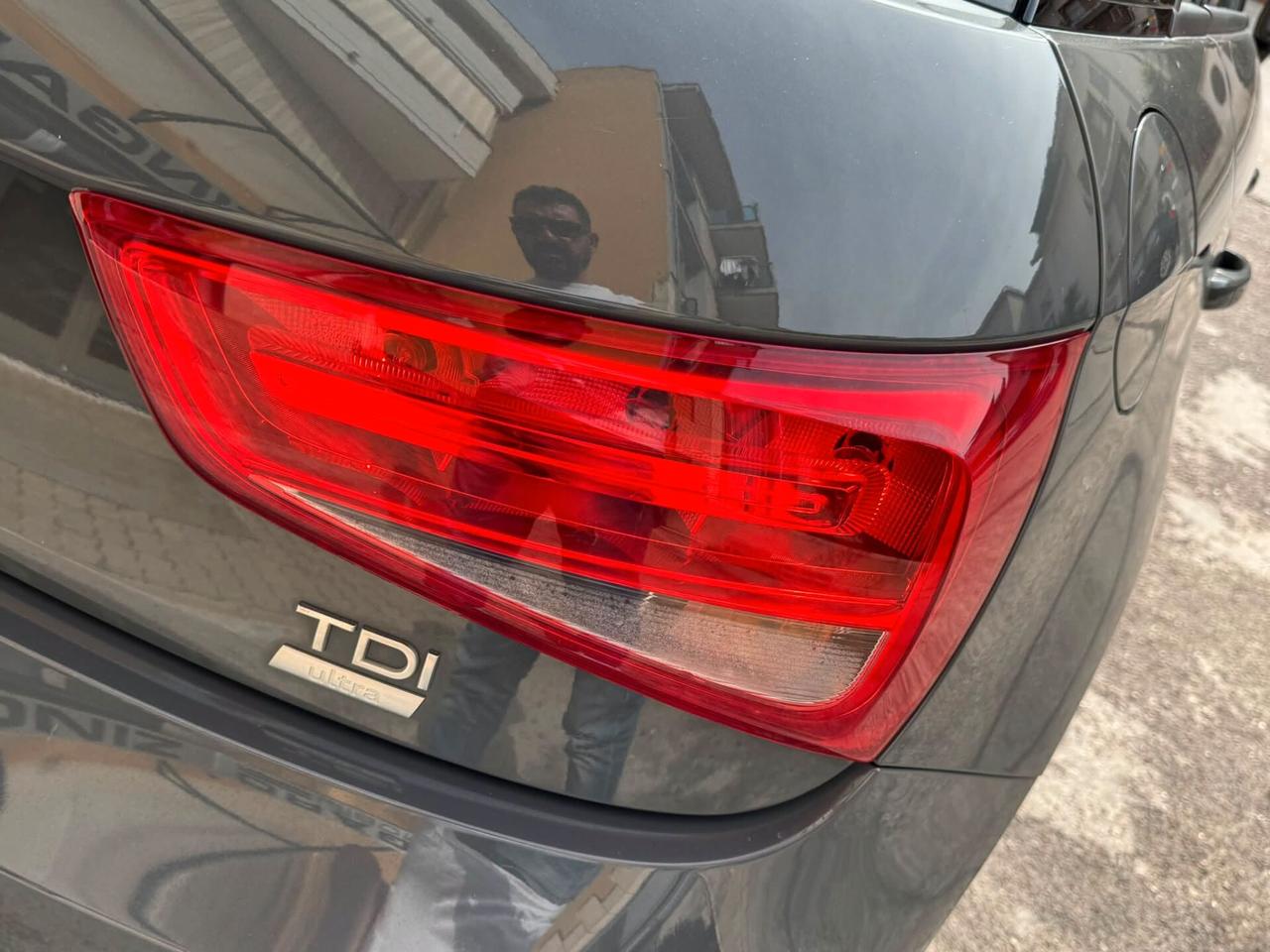 AUDI A1 SPB BI-COLORE 1.4 TDI 90 CV. METAL PLUS PERFETTA
