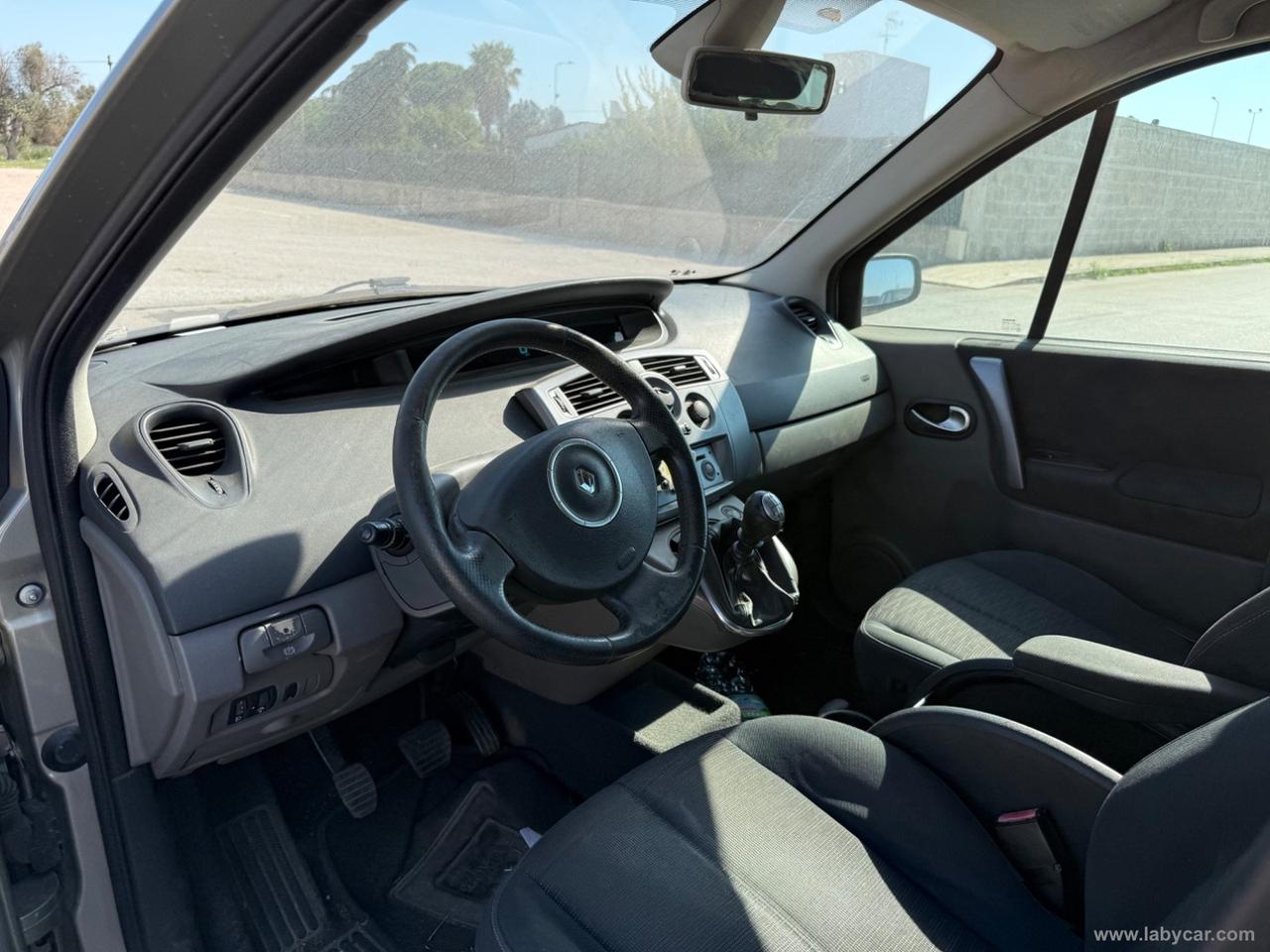 RENAULT Scénic 1.9 dCi 130 CV Dynamique