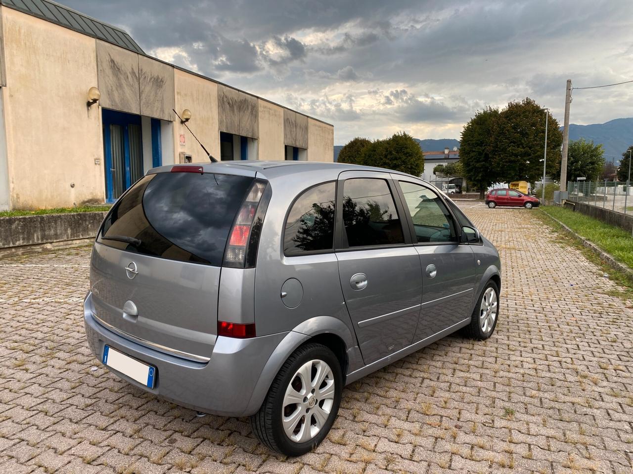Opel Meriva 1.4i Cosmo OK NEOPATENTATO