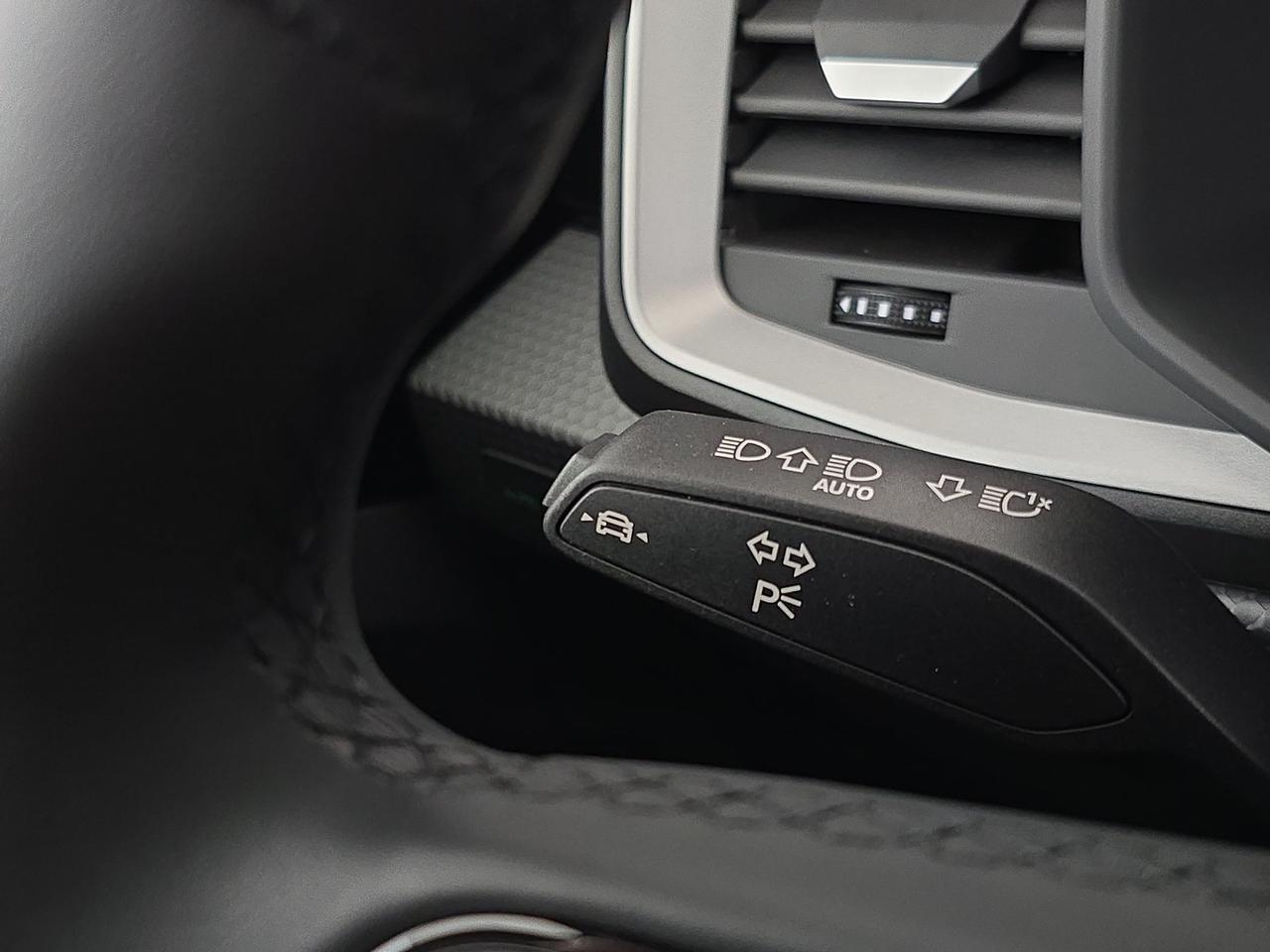 Audi A1 sportback 30 1.0 tfsi identity black 116cv s-tronic