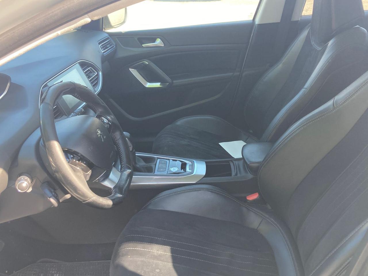 Peugeot 308 1.6 blue HDI 120 #10497