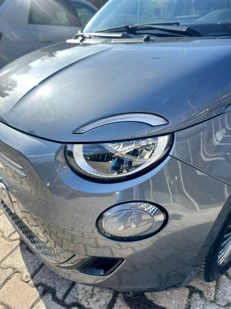 FIAT 500e business opening edition