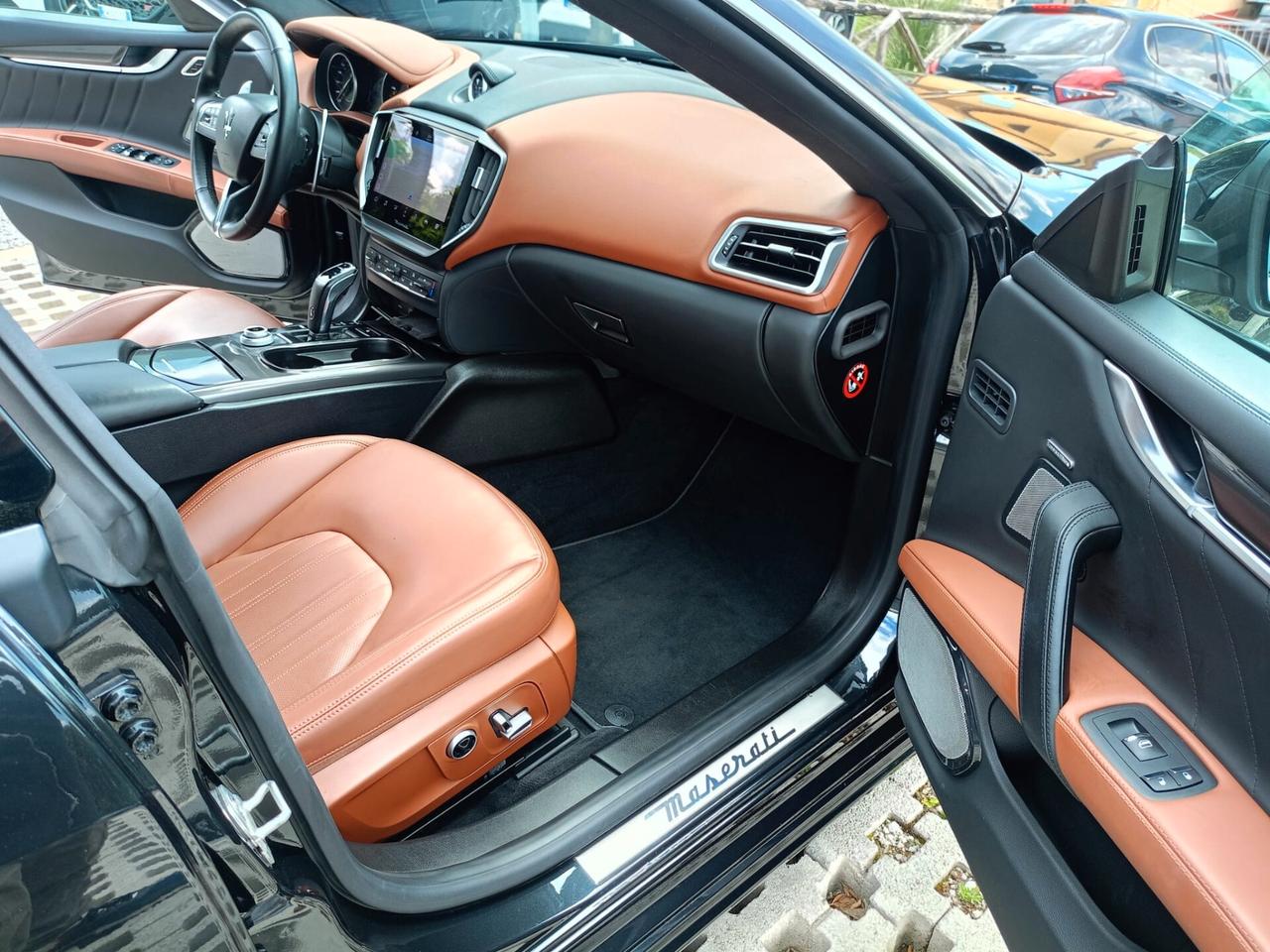 Maserati Ghibli 330 CV MHEV GT