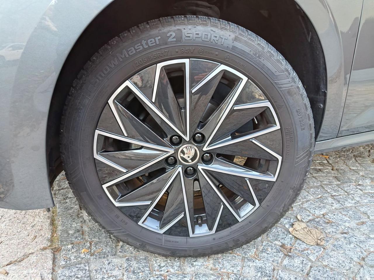 Skoda Kamiq Black Dots 1.0 TSI #8118