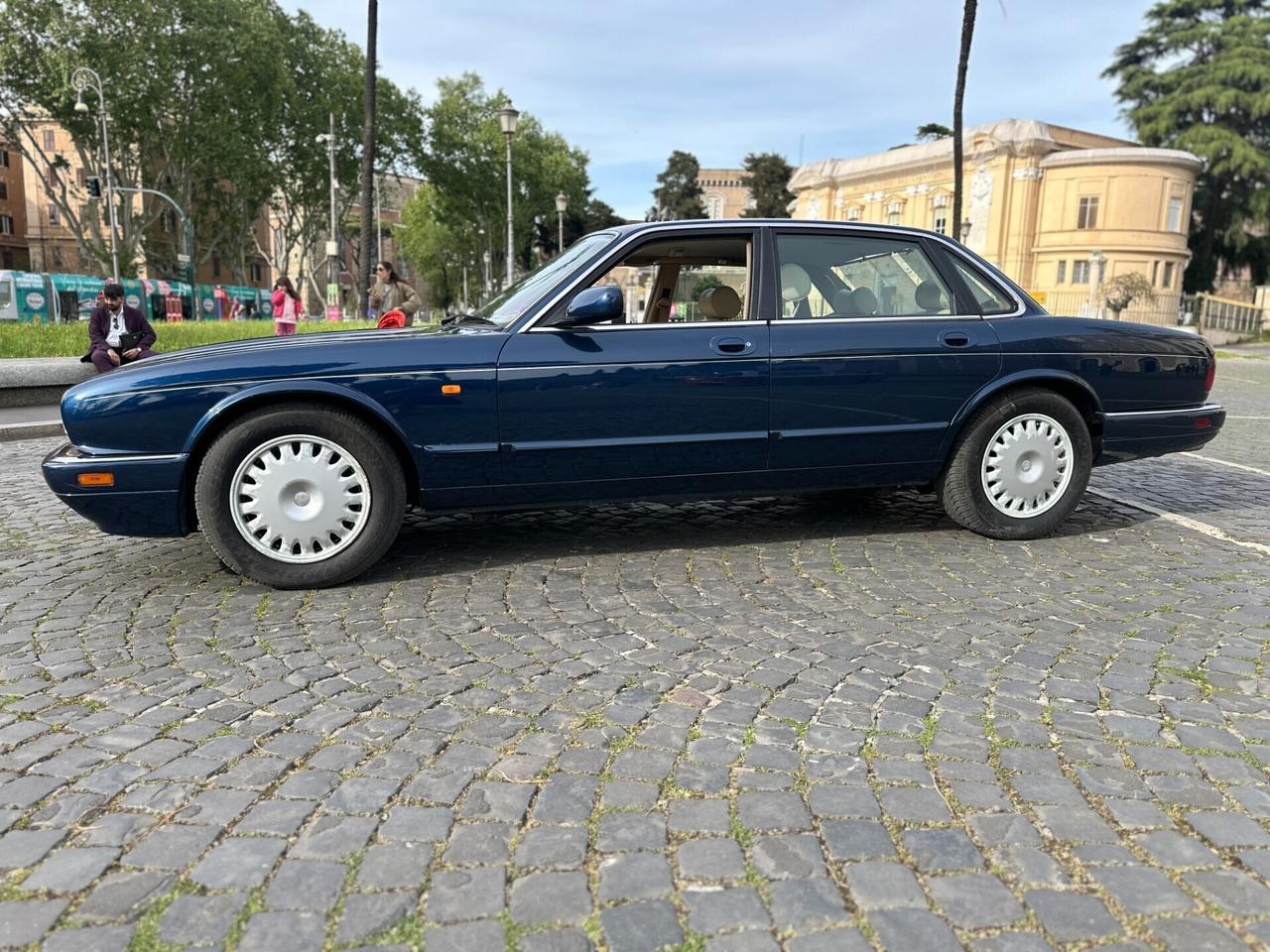 Jaguar XJ 4.0 6 Cil. 241cv Automatica ASI