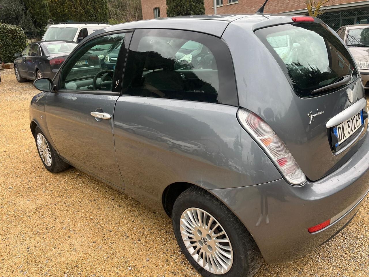 Lancia Ypsilon 1.2 Benzina - Neopatentati