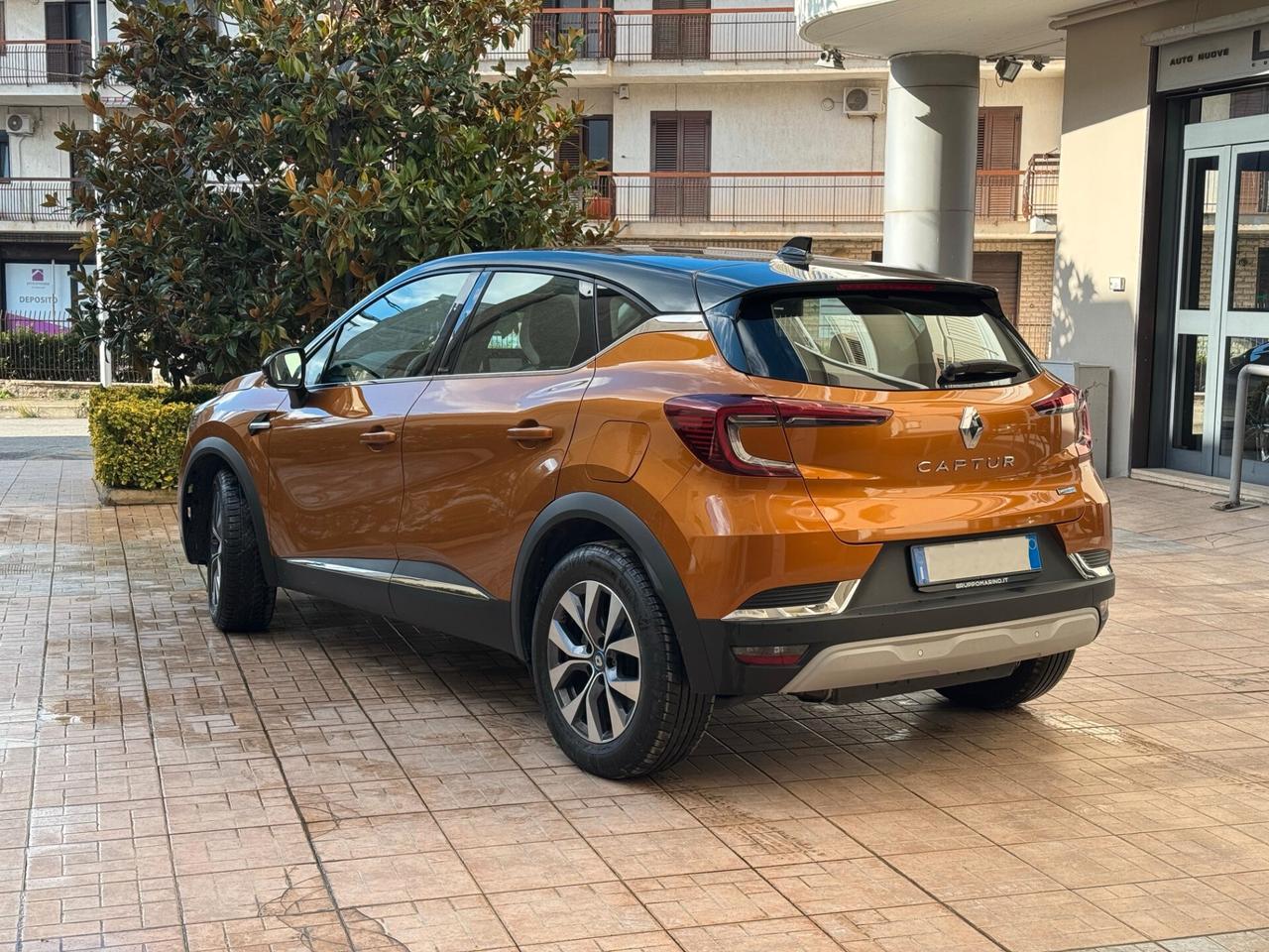 Renault Captur 1.6 Plug-in Hybrid E-Tech 160 cv Initiale Paris