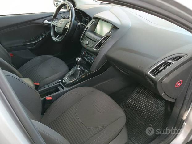 Ford Focus 1.5 tdci Titanium 120cv 5p