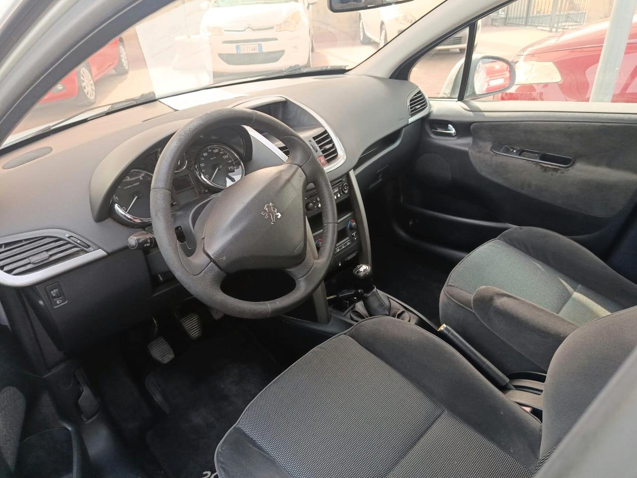 Peugeot 207 1.4 HDi 70CV 5p. ONE Line