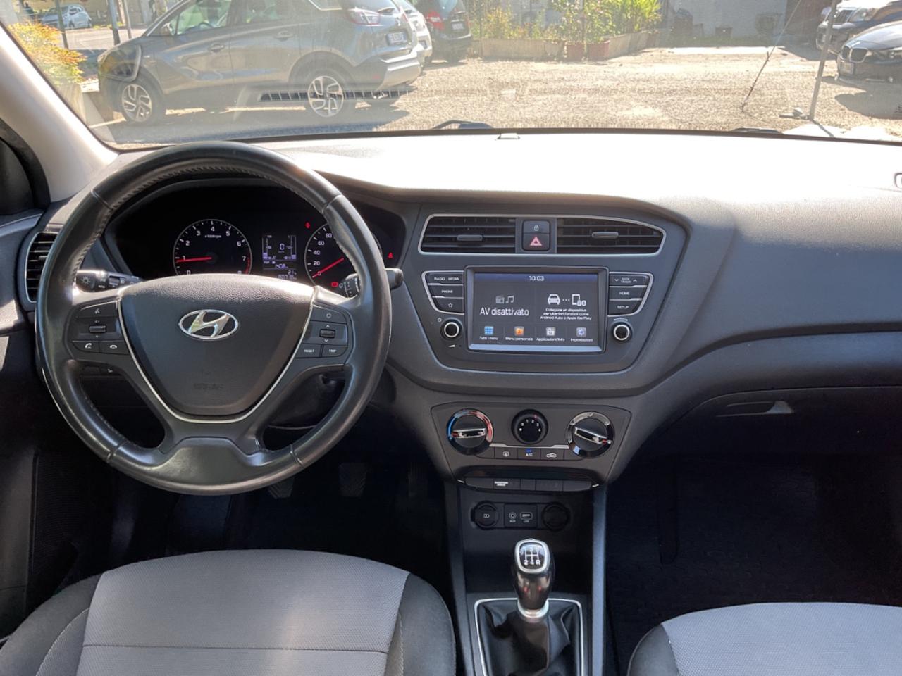 Hyundai i20 1.2 5 porte ECO Connectline 54kw(73CV) OK NEOPATENTATI