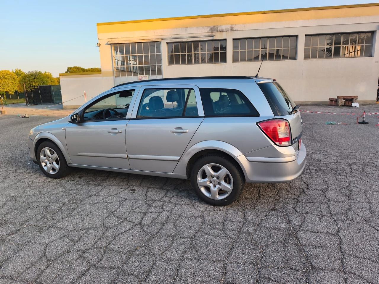 Opel Astra 1.9 CDTI automatico Accetto Permute