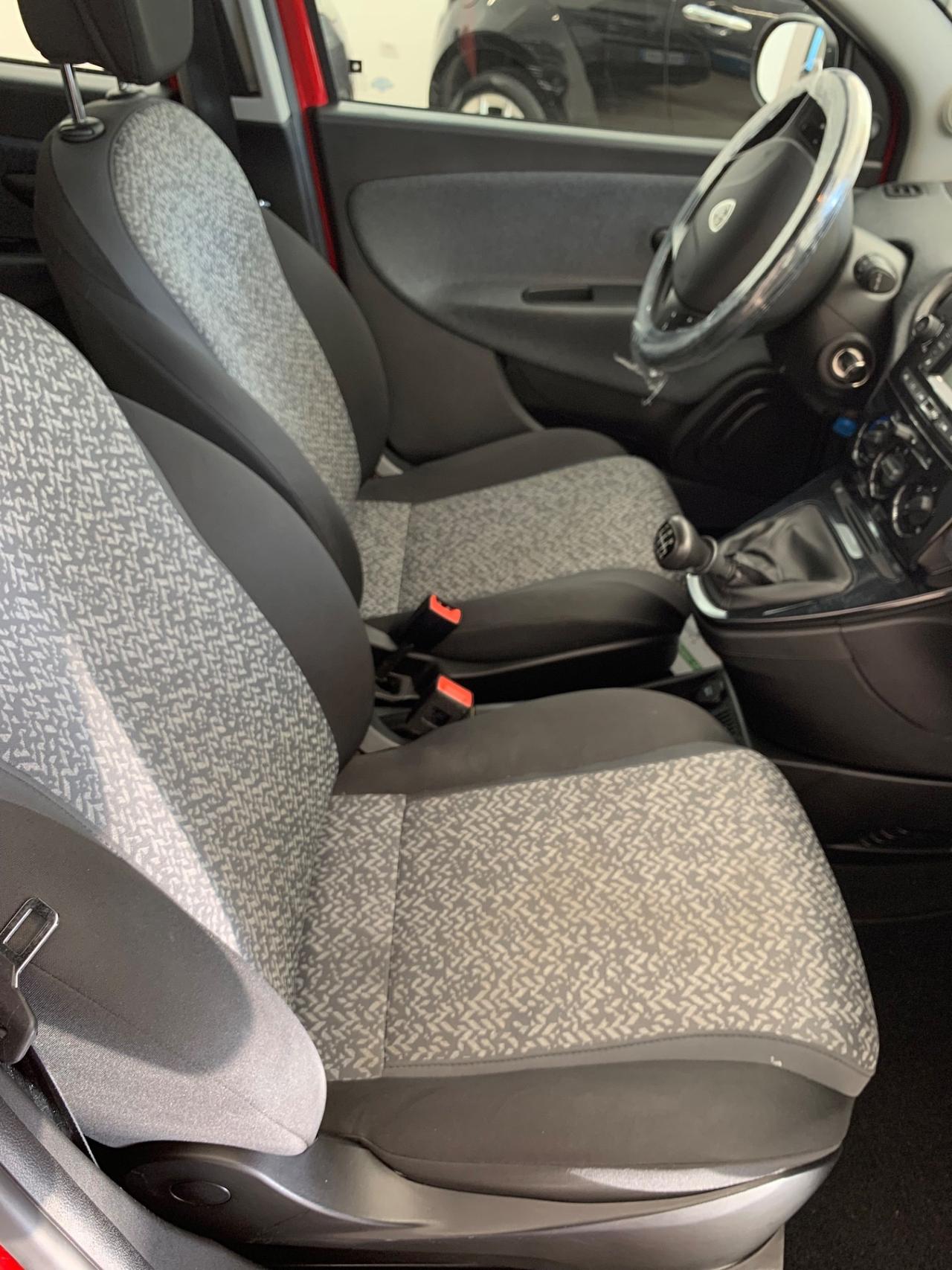 Lancia Ypsilon 1.0 FireFly 5 porte S&S Hybrid Alberta Ferretti