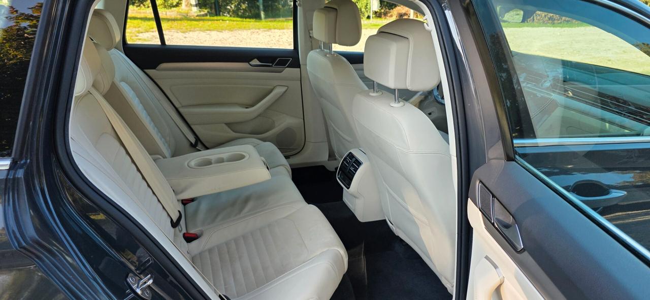 Volkswagen Passat 2.0 TDI SCR 190 CV 4MOTION DSG Executive BMT