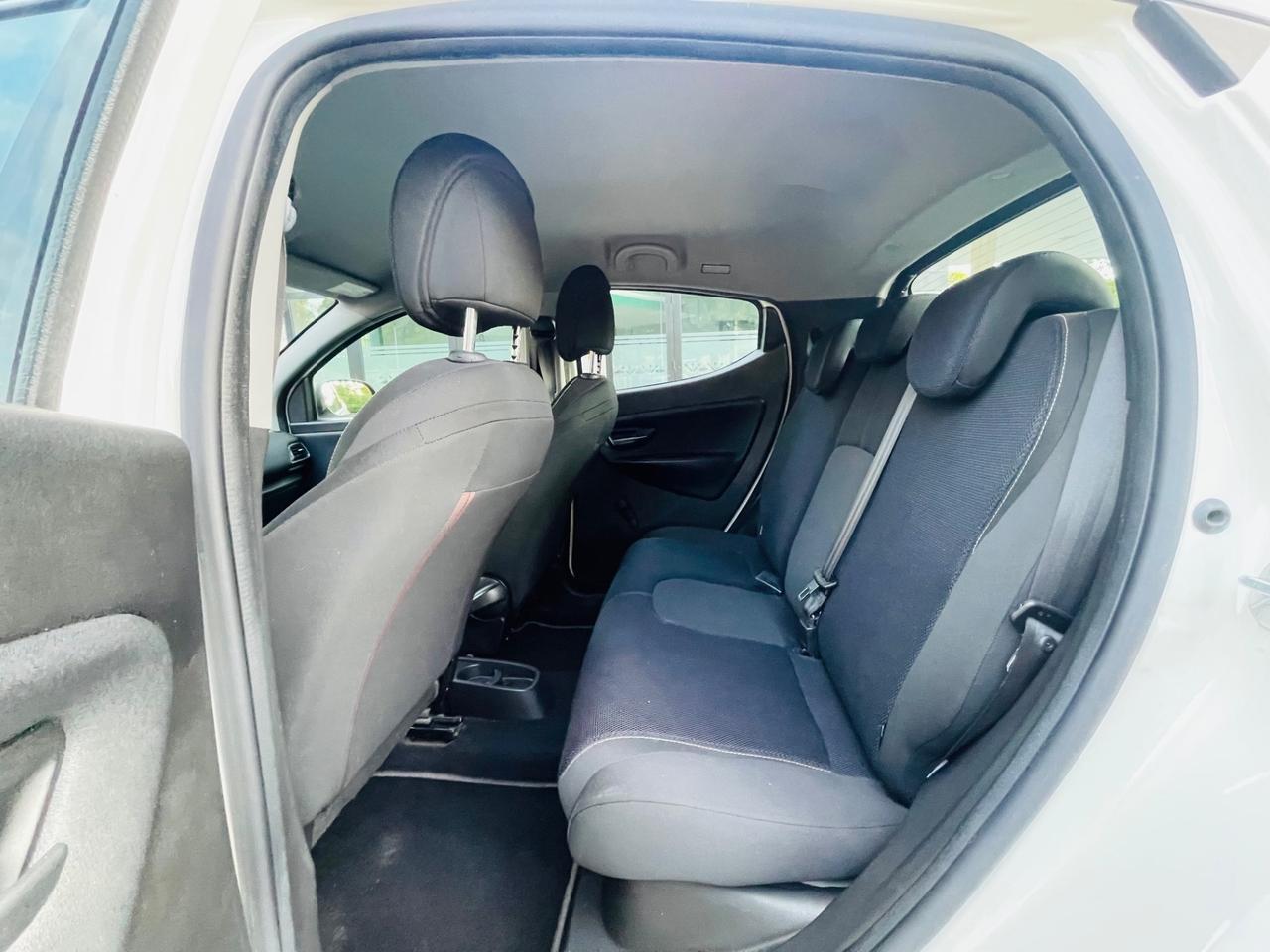 Lancia Ypsilon 1.2 69 CV 5 porte GPL Ecochic S Momodesign