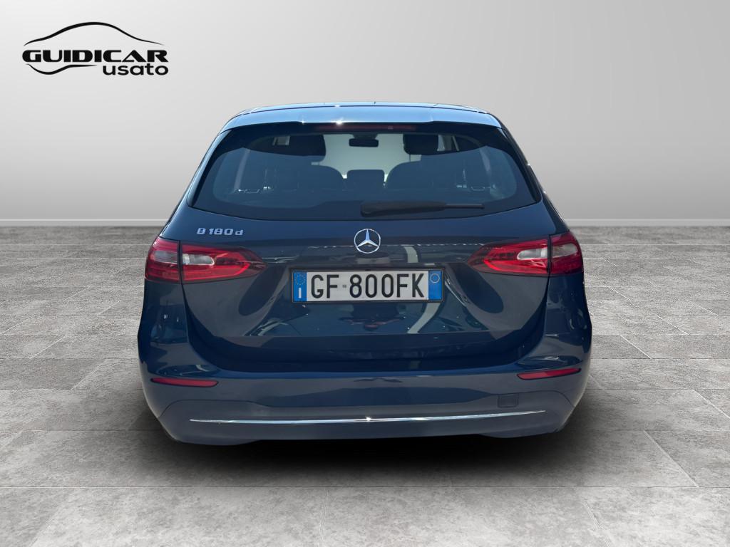 Mercedes-Benz Classe B - W247 2018 - B 180 d Sport auto