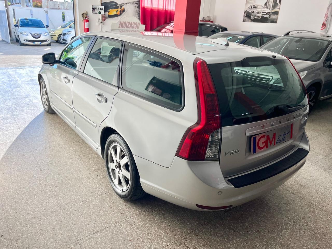 Volvo V50 D4 R-design