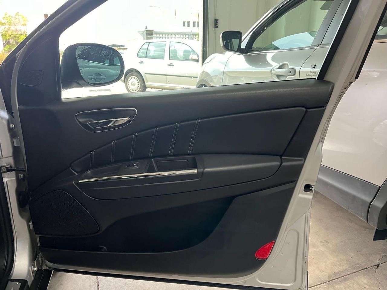 Lancia Delta 1.6 MJT DPF Platino