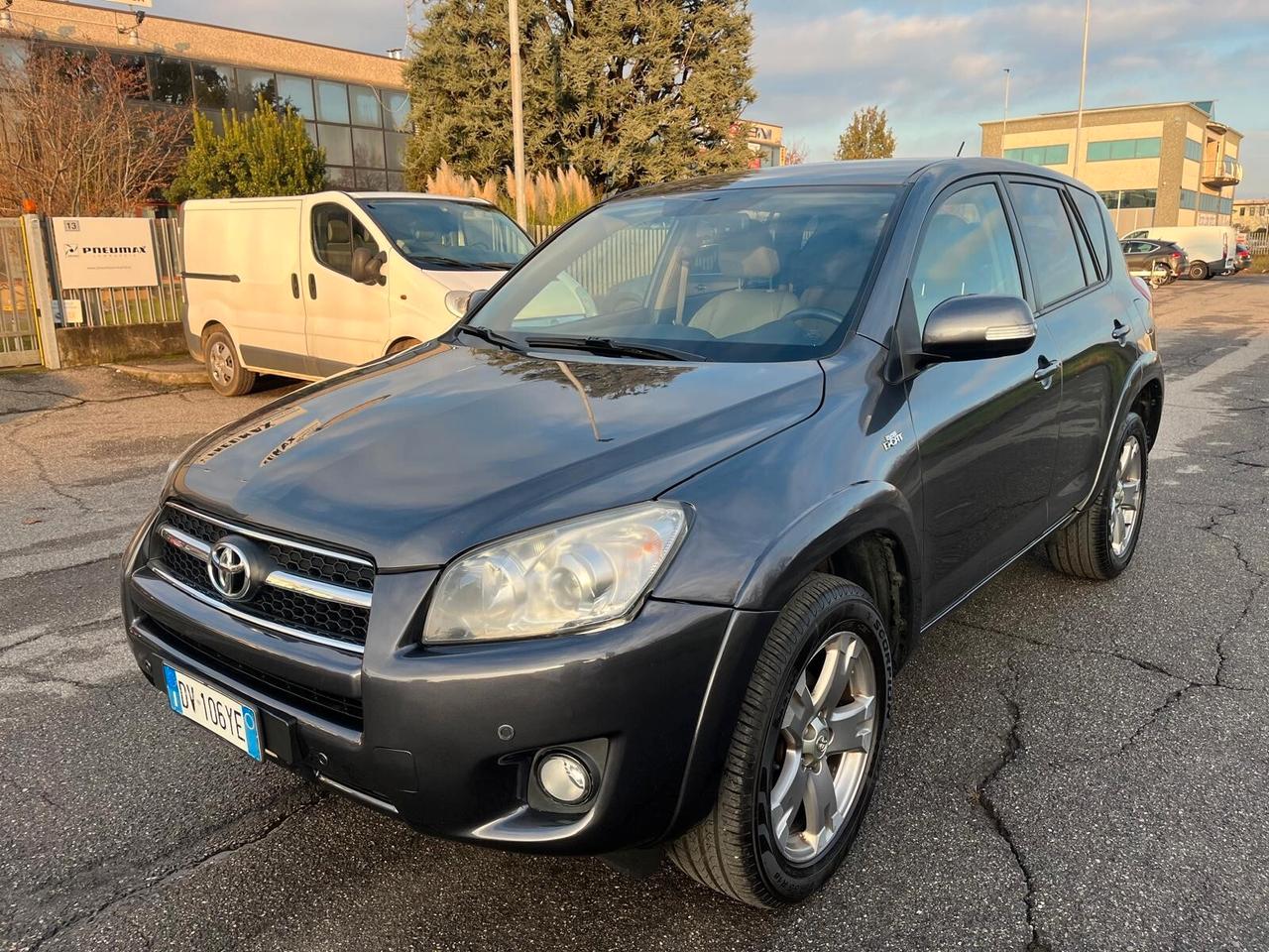 Toyota RAV 4 RAV4 2.2 D-Cat 177 CV Luxury