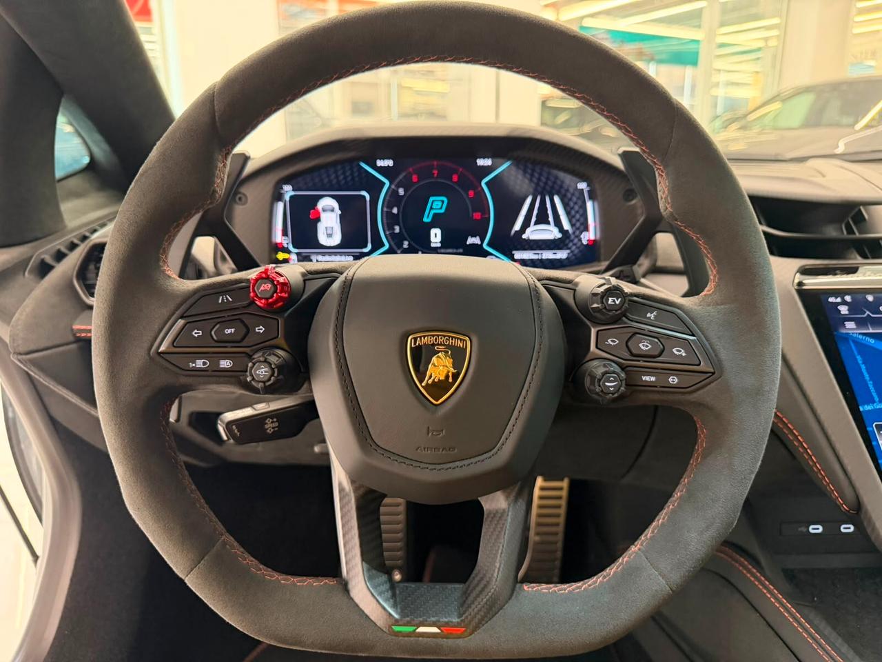 Lamborghini Revuelto Carbon