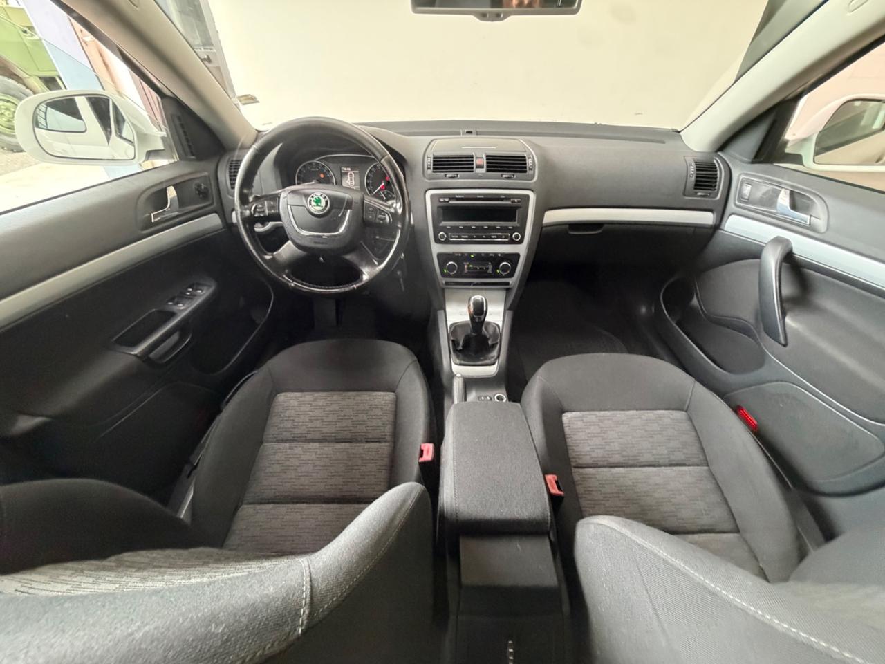 Skoda Octavia 1.6 TDI CR F.AP. Wagon Elegance