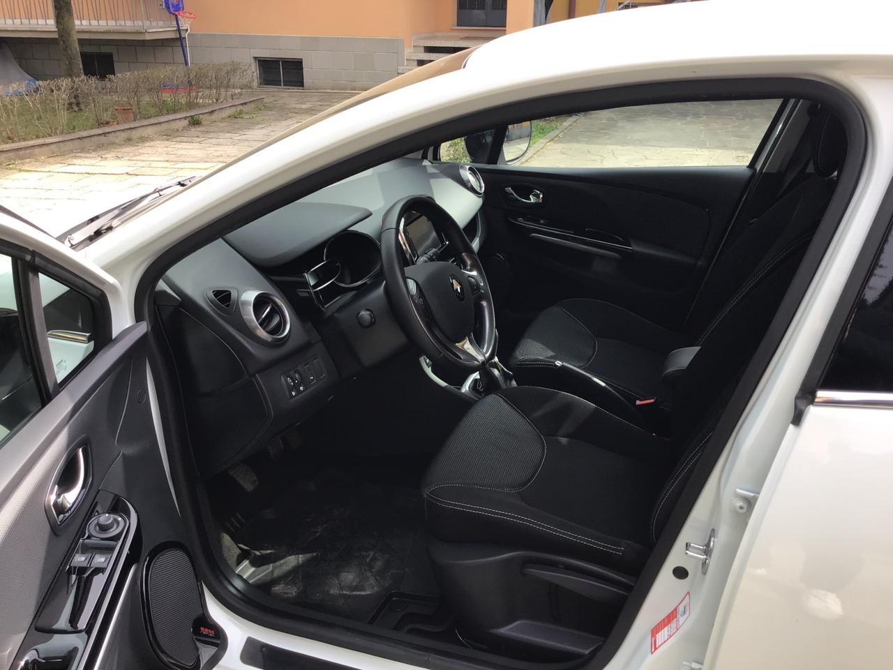 Renault Clio 1.2 75CV 5 porte Costume National