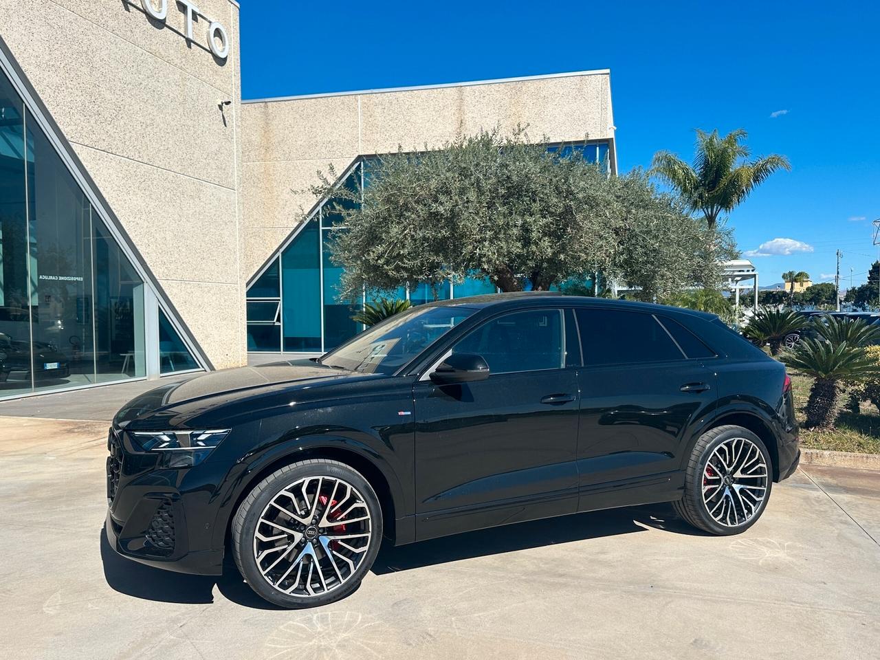 Audi Q8 50 tdi Sline possibilità noleggio no scoring