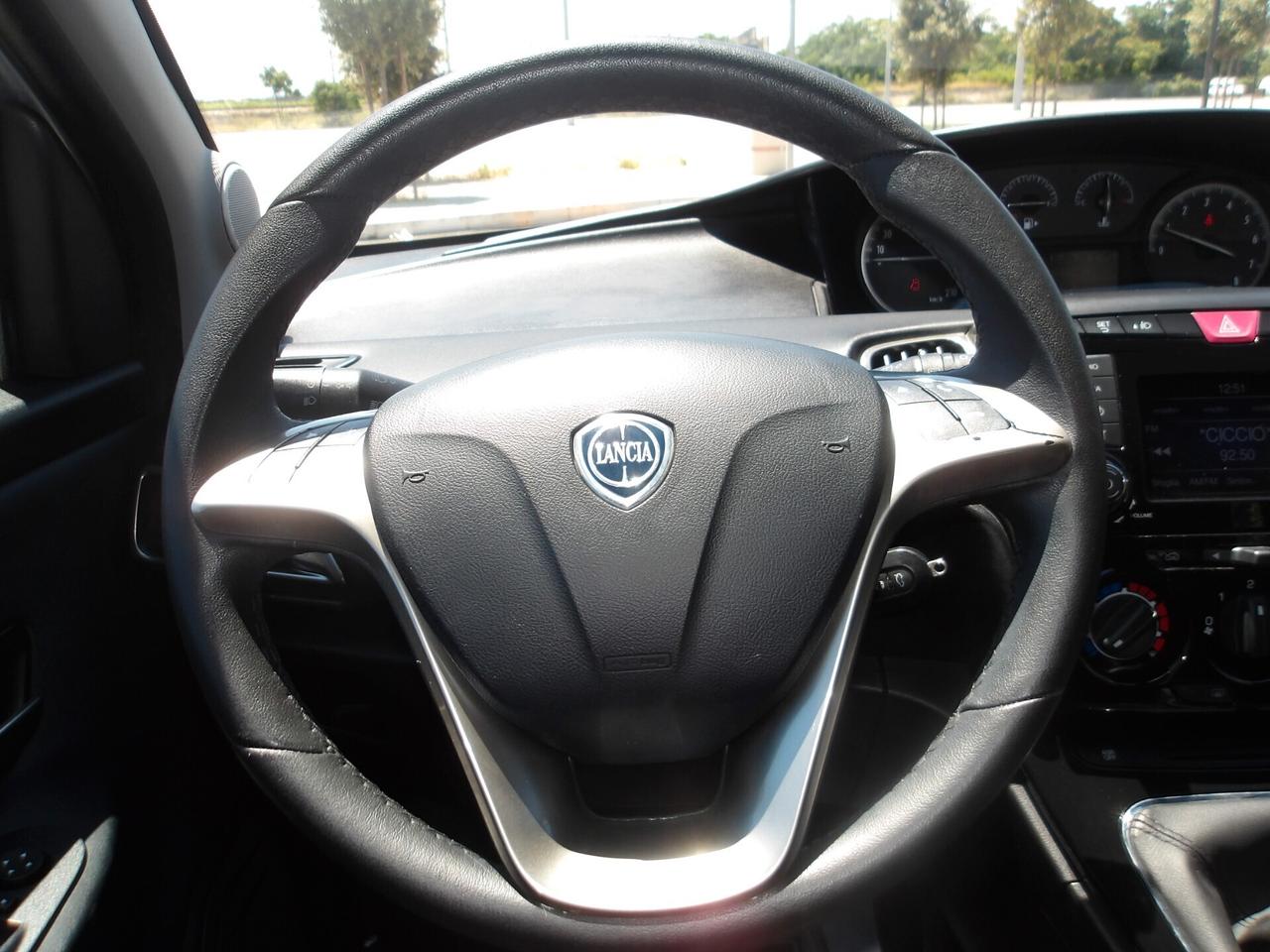 LANCIA YPSILON 1.2 BENZ-88.000 KM-2016