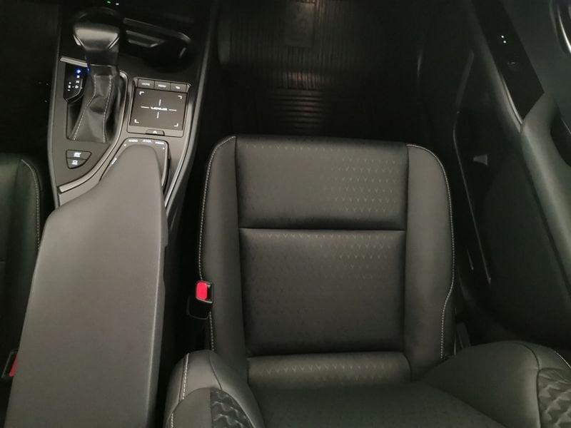 Lexus UX 250h 2.0 Midnight 2wd cvt