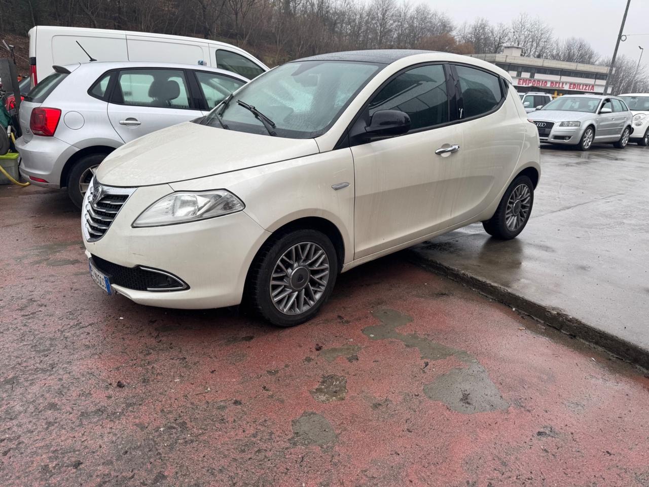 Lancia Ypsilon 0.9 TwinAir 85 CV 5 porte S&S DFN Platinum