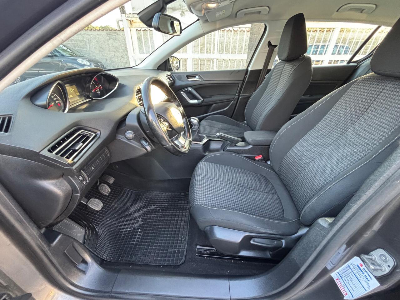 PEUGEOT 308 1.6HDI 100CV LED NAVIGATORE SENS PARK