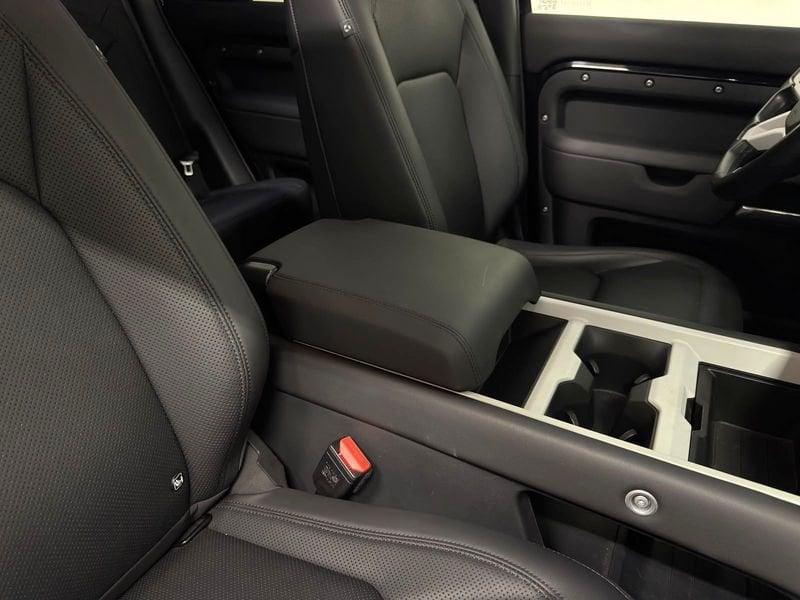 Land Rover Defender 3.0D I6 200 110 X-Dynamic SE AWD auto.