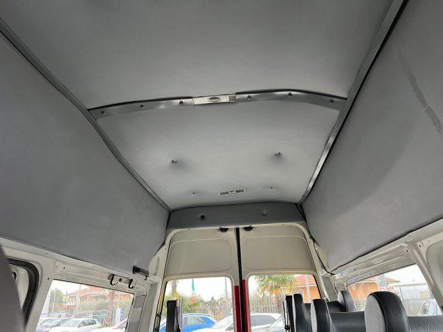 VOLKSWAGEN Caravelle PL / TA 1.9 TDI TRASPORTO DISABILI