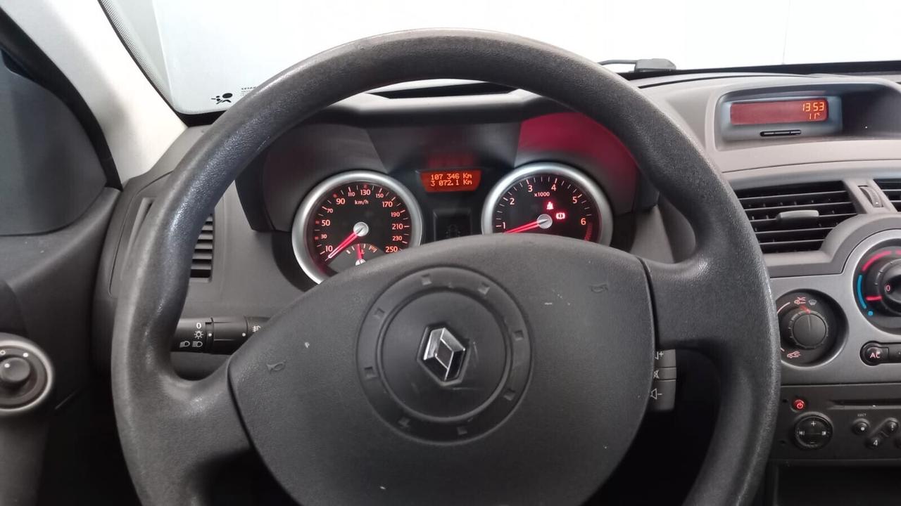 Renault Megane Mégane 1.6 16V Grandtour Luxe Dynamique